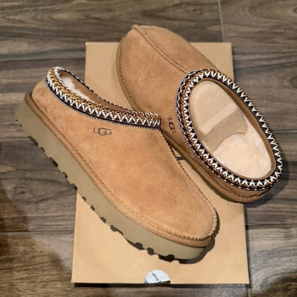 UGG Tasman - Women’s - 9 in Chestnut - NEW